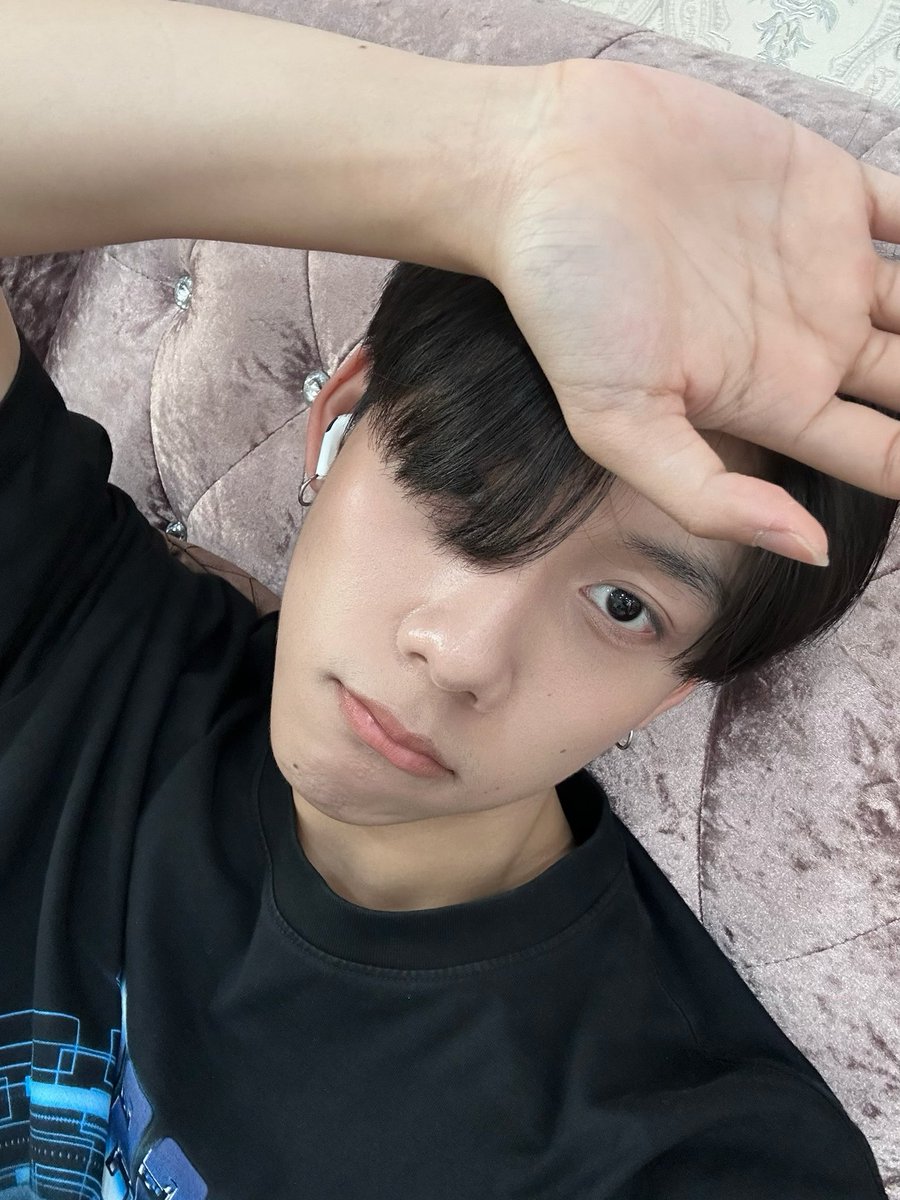 Jorjamesu's tweet image. ไม่ทันไรป่วยอีกแล้ว🥺 มาให้กำลังใจเจมสึด้วยการจิ้ม liff.line.me/1454988218-Njb…  หรือ SMS
พิมพ์ H05 แล้วส่งมาที่ 4806123 กันนะง้าบ
คิดถึงทุกคนแล้วว🐼🫶🏻 #James_2HOUSES #2HOUSES_PROJECT