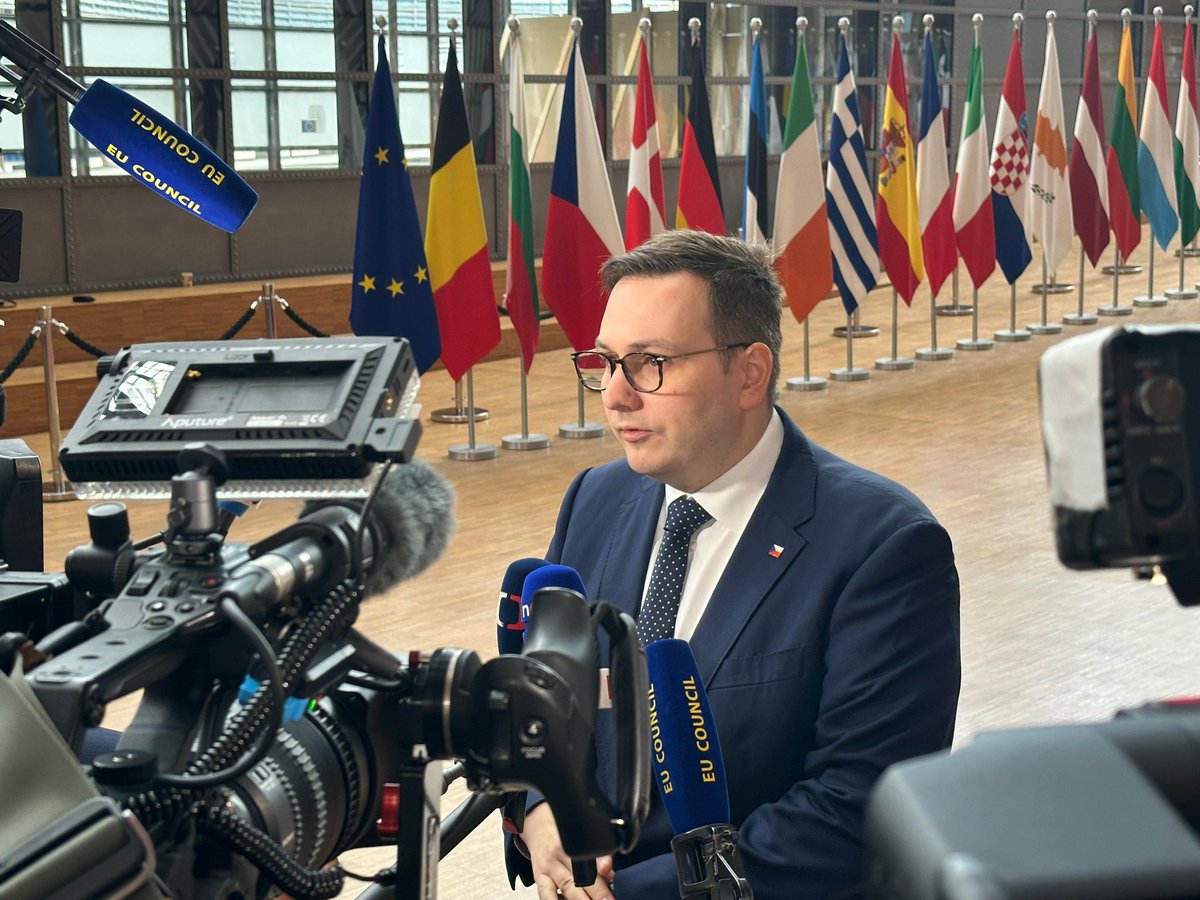 CzechMFA's tweet image. The Foreign Affairs Council is meeting in Brussels today. Ministers are discussing further sanctions on Russia, developments in Iran and Gaza, the brutal crackdown by the Georgian government. Czechia is bringing its own proposals and making itself heard. 🦾🇨🇿