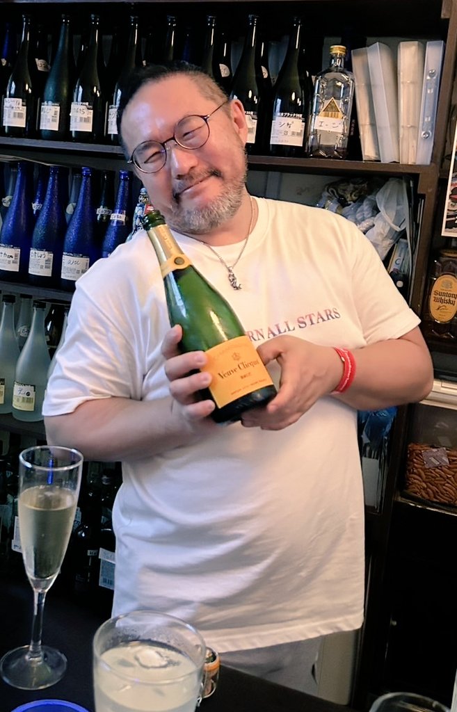 7月15日(火)
20時open

朝からずーっと選挙カーからの声が
当選してからもこのくらい一生懸命やってくれたらな？

そう思う今夜もリュウジが
お待ちしてます。

※オリジナルTシャツ,トートバック
販売中
※日本酒飲み比べあり
※ビーパ予約受付中