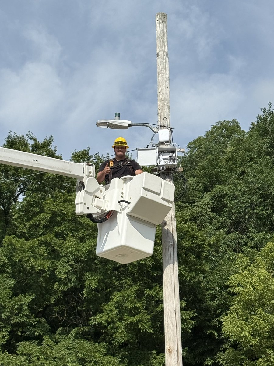 RPL_Parallax's tweet image. Great morning to be out installing @Ubiquiti hardware!