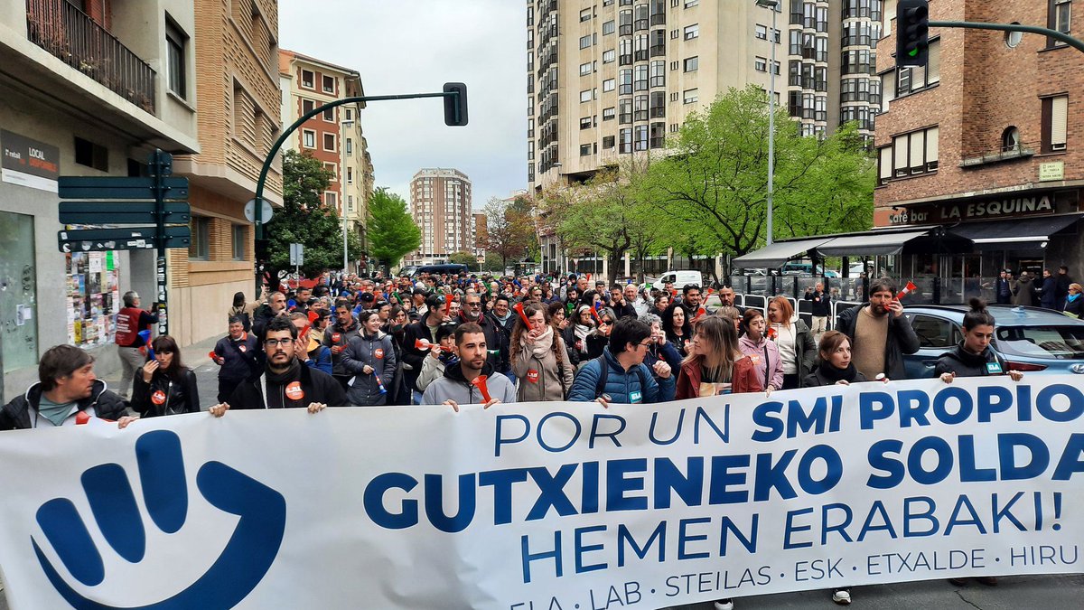 ❌ El salario mínimo propuesto por el Gobierno Vasco no es suficiente!

➡️ Este viernes ELA y LAB mantendremos una reunión con el Gobierno Vasco, momento en el que recibiremos el documento y podremos analizarlo y realizar una valoración más profunda

🔗 labur.eus/xuclkawc