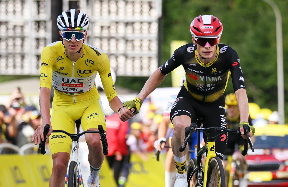 UCI_cycling's tweet image. Rest day mode: 𝙖𝙘𝙩𝙞𝙫𝙖𝙩𝙚𝙙 ✅
What an explosive start to @LeTour! 💥
From the winds of the north to the wild crowds of Brittany, the action hasn’t let up during the first 10 days on the French roads. 🇫🇷💛
What’s been your standout moment so far?👇
#TDF2025 #RoadCycling