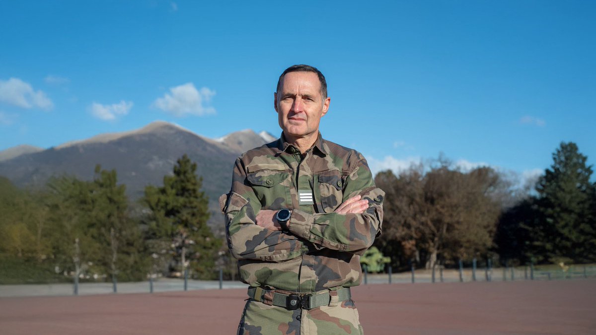 DRHATofficiel's tweet image. Le @chef_4eRCh c’est une seconde famille. On peut compter les uns sur les autres en toute circonstance », le capitaine Jean-Thomas incarne depuis près de 40 ans l’engagement, la résilience et le dépassement de soi au sein de l’@armeedeterre
🪖 Fils de militaire et passionné de…