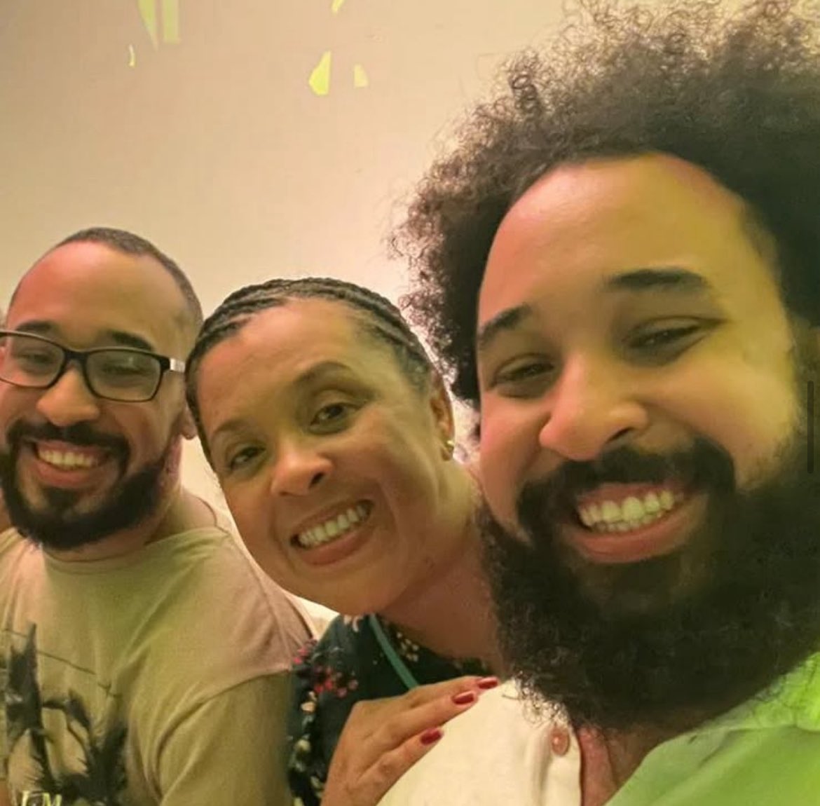 gilbertogil's tweet image. Hoje é dia de Lucas e Gabriel, netos de Gil, gêmeos, 2/3 dos Marílios, forma que chamamos afetuosamente os filhos de Marília e Fábio, segunda filha de Gil. Este é o primeiro aniversário de Lucas como pai e de Gab como tio! Que Aurorinha alegre ainda mais essa data a partir de…
