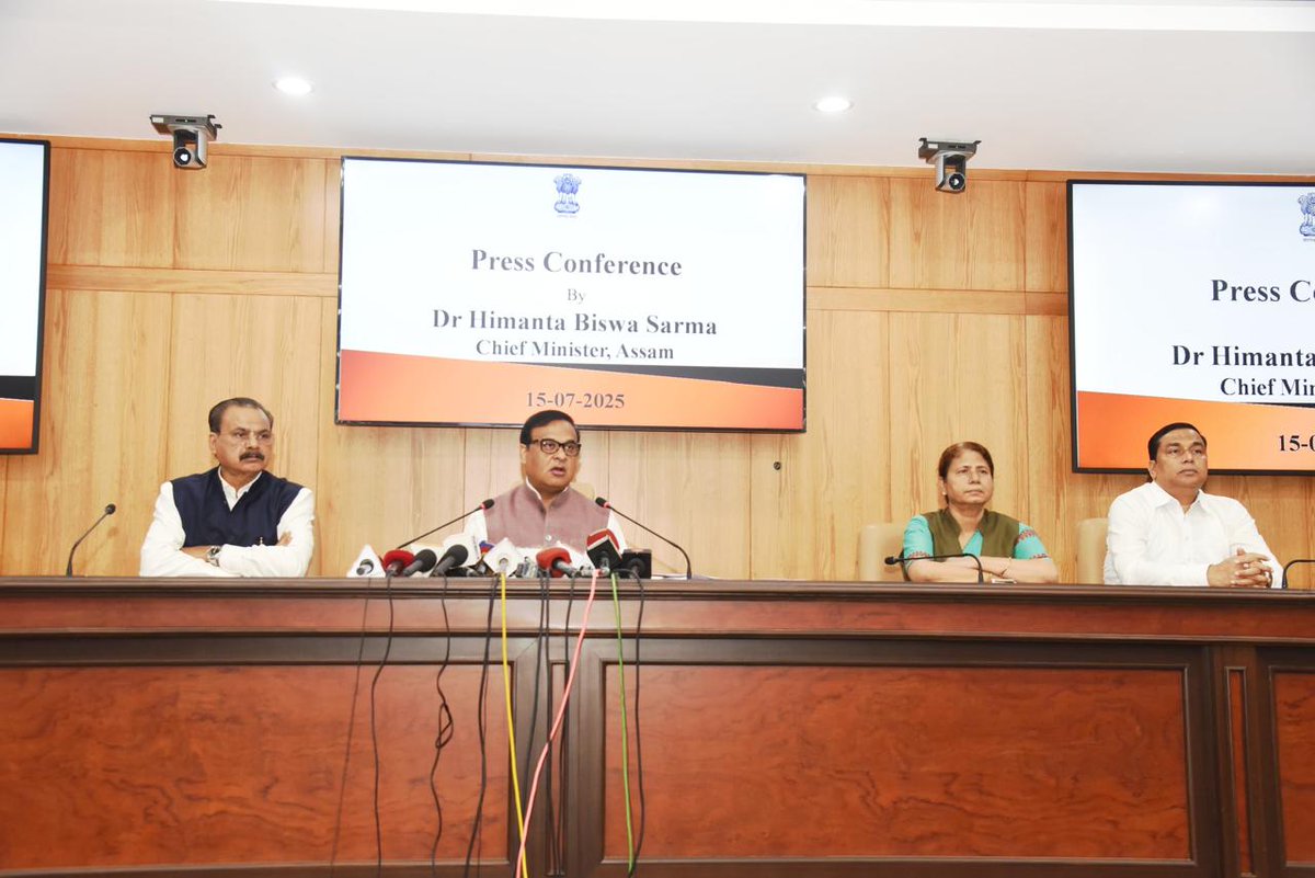 Senior Forest Dept officials joined Hon’ble CM Assam’s press conference on eviction of encroachers from forest land and its restoration. Govt. stands firm in protecting forest land &amp; freeing it from illegal occupation.
<a href="/CMOfficeAssam/">Chief Minister Assam</a>
<a href="/cmpatowary/">Chandra Mohan Patowary</a>
<a href="/assamforest/">Assam Forest Department</a>
<a href="/mkyadava/">mkyadava</a>