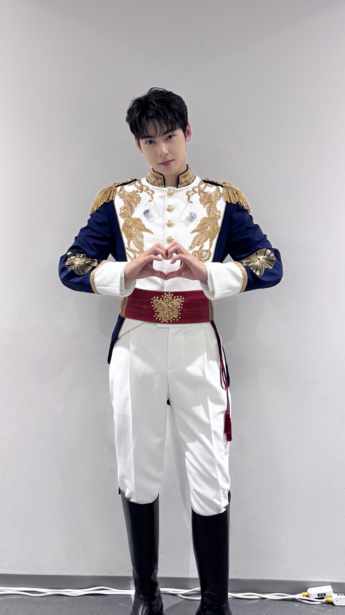 군입대 앞두고 머리 민 차은우 | 인스티즈