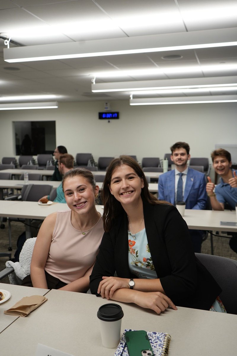 CofOHardWorkU's tweet photo. Senior journalism major Abigail Johnson is spending the summer in D.C. as an editorial intern at Townhall Media through the National Journalism Center—writing daily articles and gaining hands-on experience in journalism.
#HardWorkU #StudentInternship #CollegeoftheOzarks https://t.co/WhGwxN9h9z