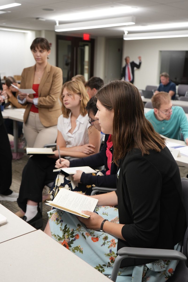 CofOHardWorkU's tweet photo. Senior journalism major Abigail Johnson is spending the summer in D.C. as an editorial intern at Townhall Media through the National Journalism Center—writing daily articles and gaining hands-on experience in journalism.
#HardWorkU #StudentInternship #CollegeoftheOzarks https://t.co/WhGwxN9h9z