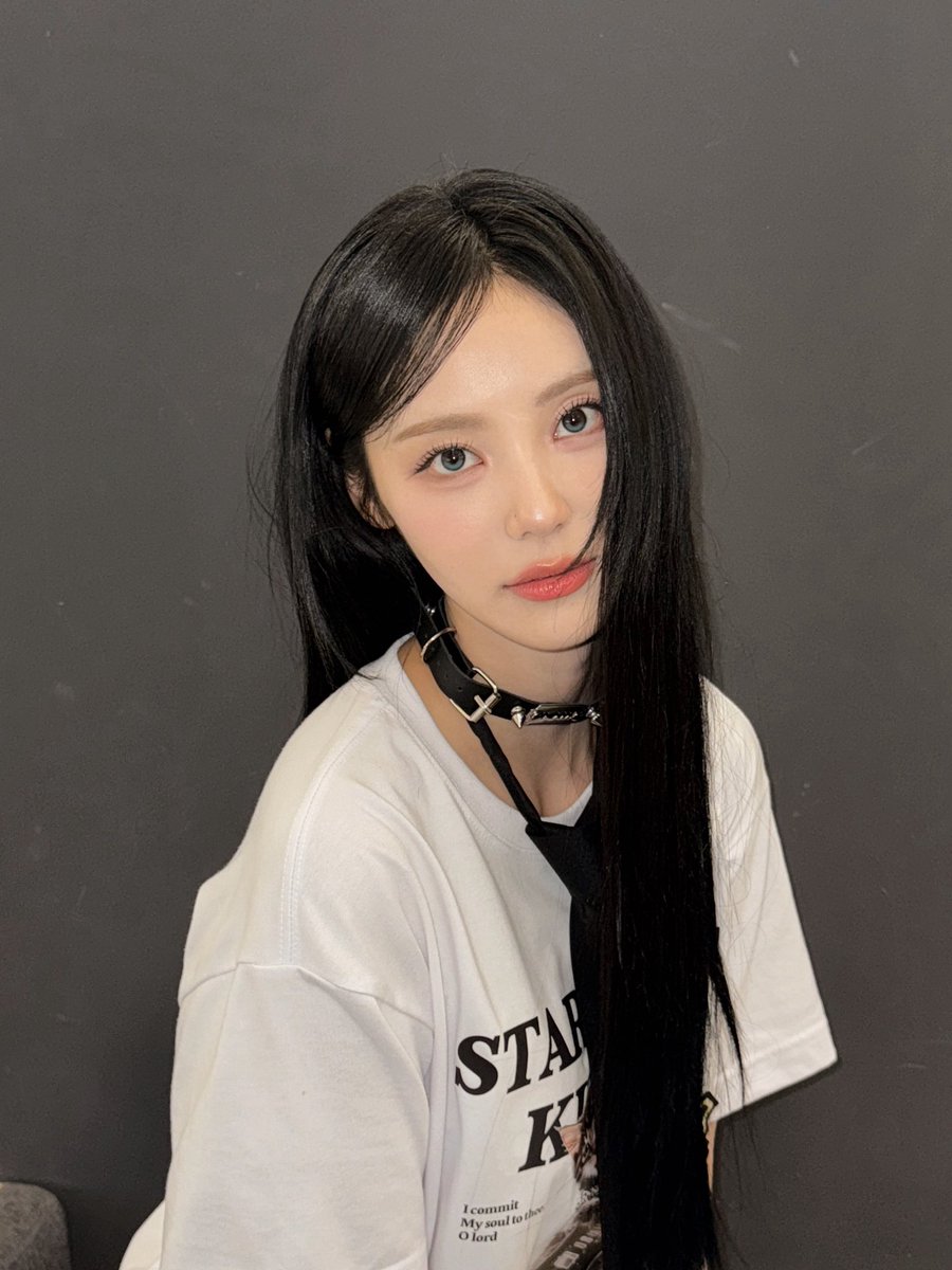 jinsoul pics tweet media
