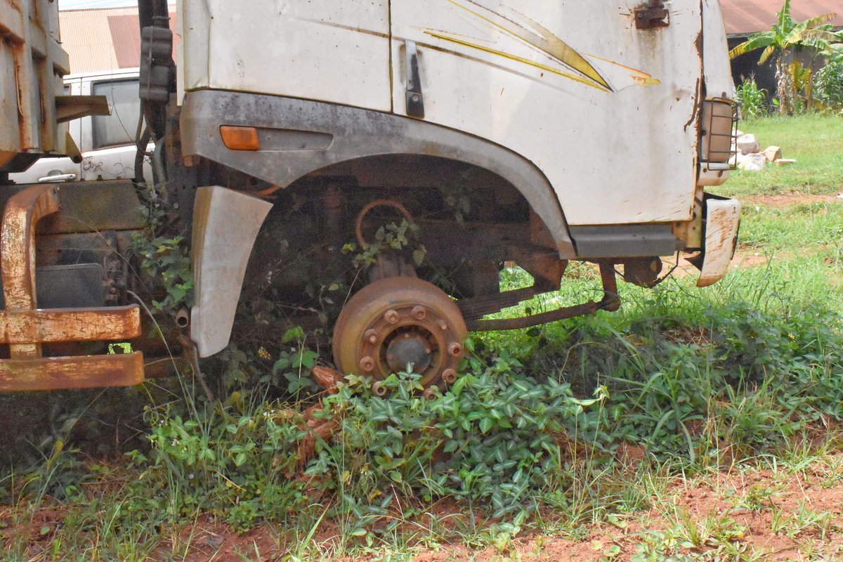 AntiGraft_SH's tweet image. MPIGI ASS. ENGINEER CIVIL WORKS CHARGED FOR STEALING FUEL MEANT FOR ROAD WORKS UNDER THE SHS 1 BN MAINTAINANCE GRANT
@AntiGraft_SH along with @CID1_UG and @ODPPUGANDA, have arraigned Sitakange Charles, Assistant District Engineer Civil Works, at Mpigi Chief Magistrate's Court…