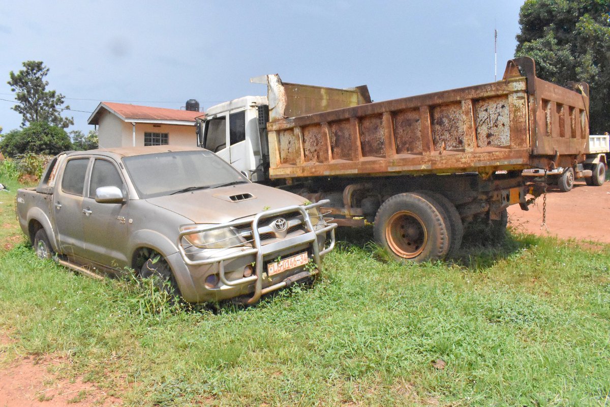 AntiGraft_SH's tweet image. MPIGI ASS. ENGINEER CIVIL WORKS CHARGED FOR STEALING FUEL MEANT FOR ROAD WORKS UNDER THE SHS 1 BN MAINTAINANCE GRANT
@AntiGraft_SH along with @CID1_UG and @ODPPUGANDA, have arraigned Sitakange Charles, Assistant District Engineer Civil Works, at Mpigi Chief Magistrate's Court…