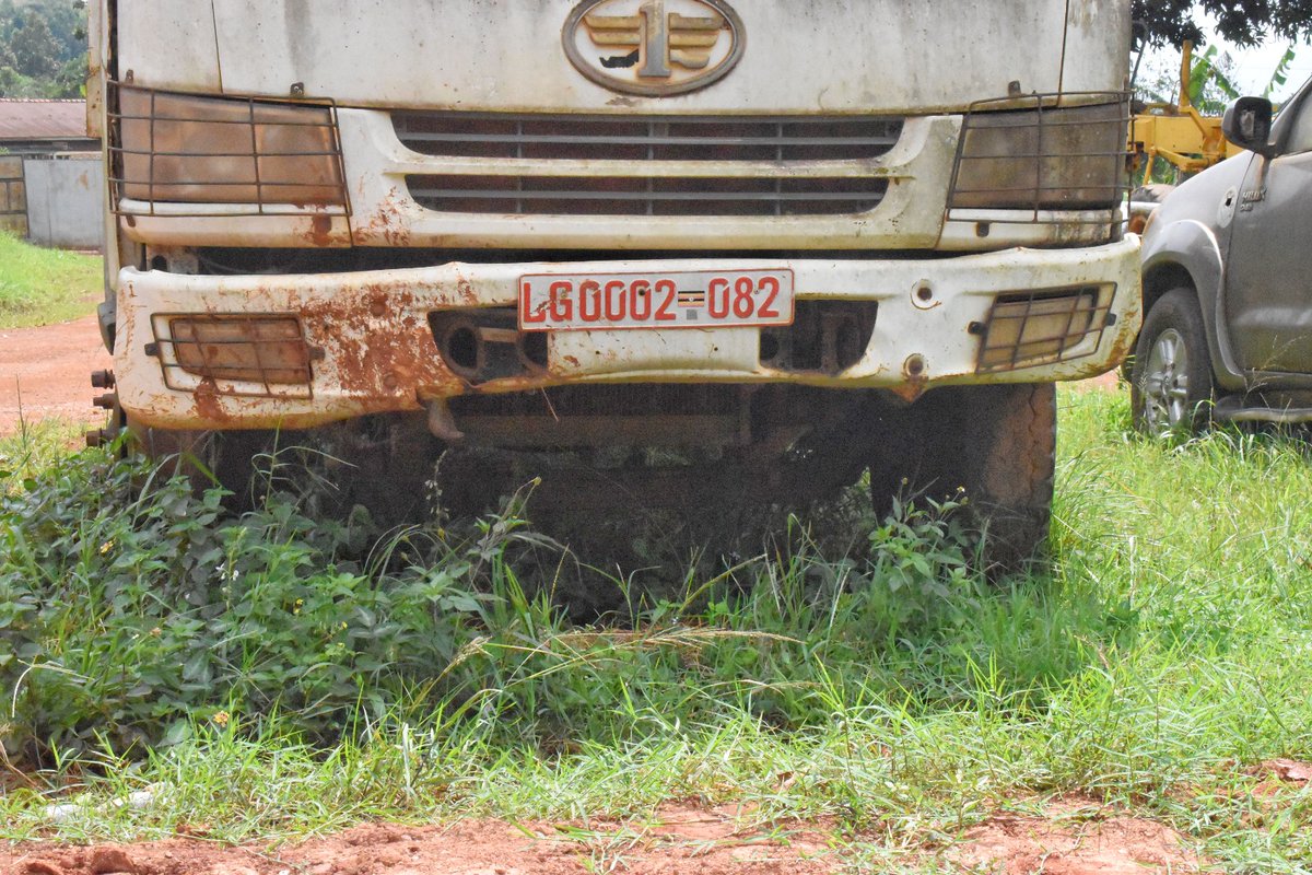 AntiGraft_SH's tweet image. MPIGI ASS. ENGINEER CIVIL WORKS CHARGED FOR STEALING FUEL MEANT FOR ROAD WORKS UNDER THE SHS 1 BN MAINTAINANCE GRANT
@AntiGraft_SH along with @CID1_UG and @ODPPUGANDA, have arraigned Sitakange Charles, Assistant District Engineer Civil Works, at Mpigi Chief Magistrate's Court…