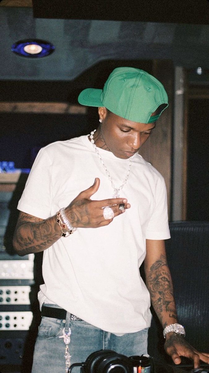 Big_gracee's tweet image. Wizkid looks like 24 years 😂😂