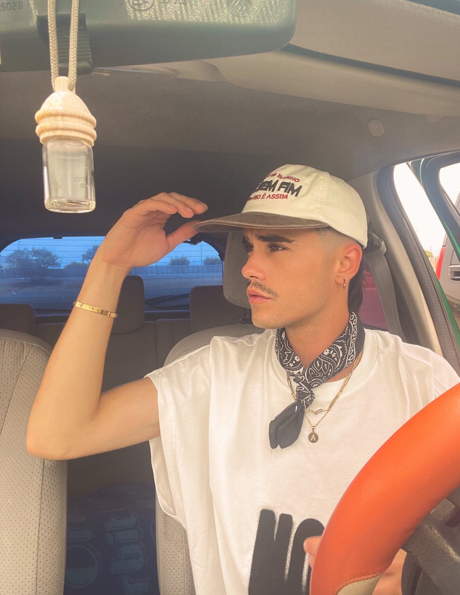 joseeCDMG's tweet image. Los espejos del coche son para ponerse xulito