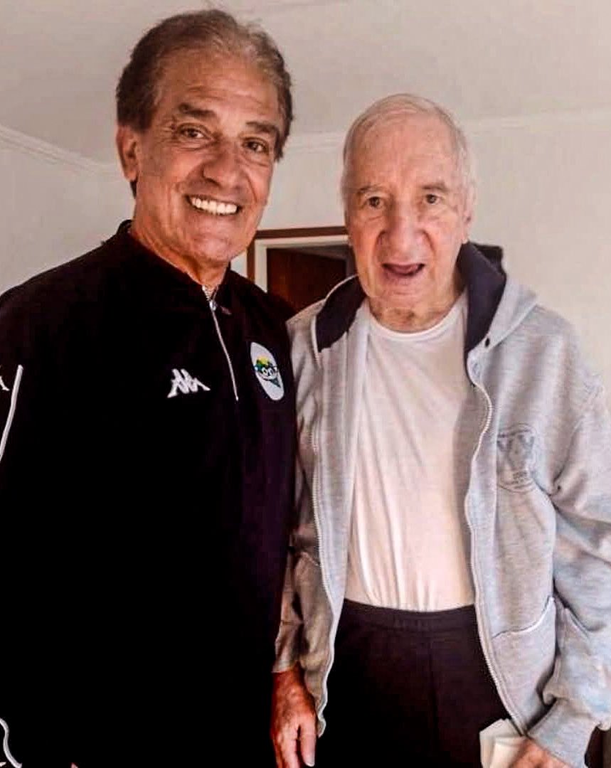 💔🥺 Miguel Ángel Lemme, sobre el estado de salud de su amigo Carlos Bilardo, en <a href="/SuperDeporRadio/">SuperDeportivoRadio</a>:

“Carlos ya no me reconoce. Hay días que me vuelvo llorando a mi casa. 

Yo dije siempre: ‘El día que no me reconozca no voy más’. Pero es más fuerte que yo, no lo puedo dejar.

Es