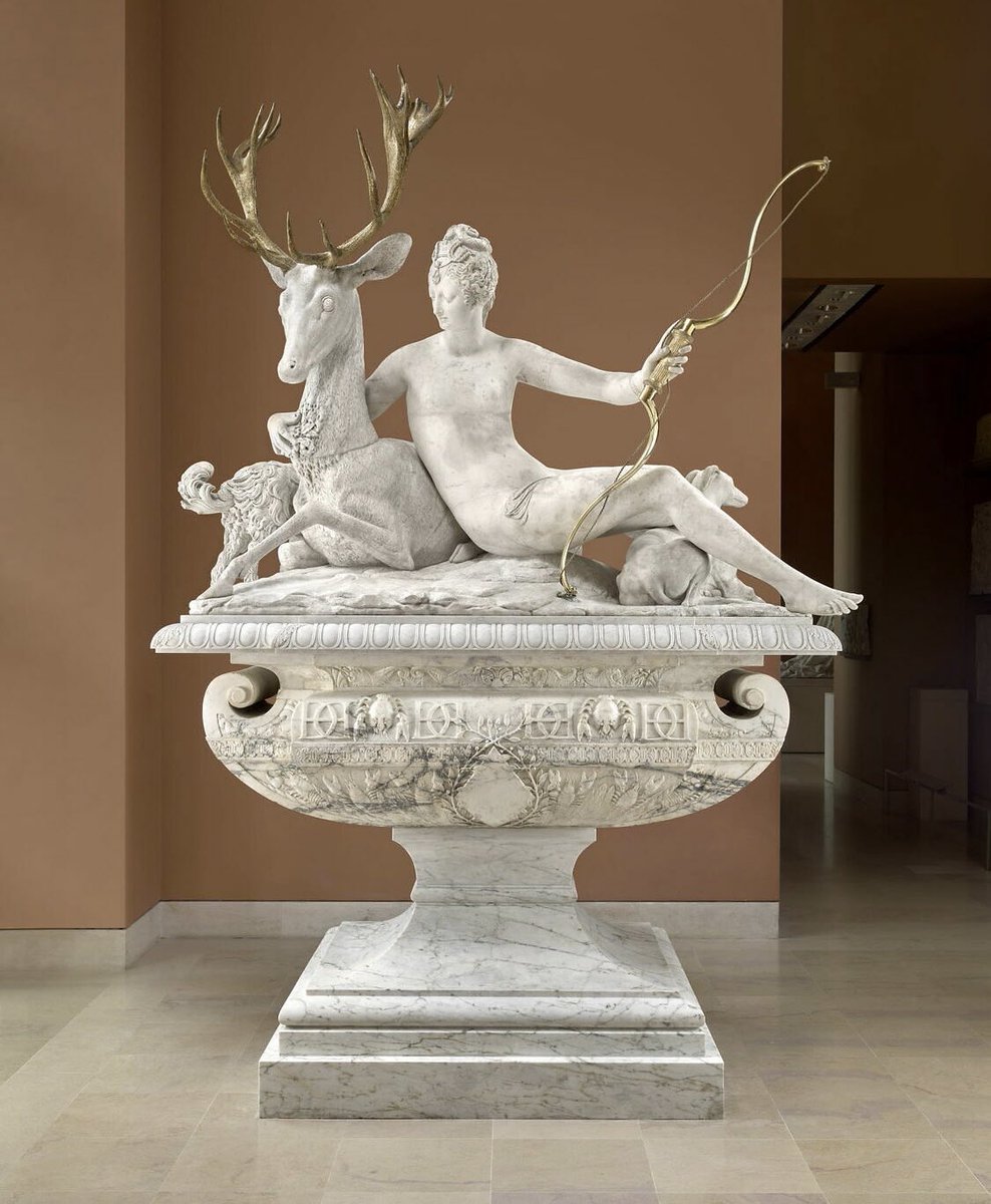 MuseeLouvre's tweet image. #UnJourUneOeuvre/#WorkOfTheDay
🇫🇷 Saviez-vous que cette sculpture est l’évocation d’un amour secret❓
Cette sculpture est une évocation allégorique de Diane de Poitiers, sous les traits de la déesse Diane, qui enlace un cerf représentant Henri II, son royal amant ; les deux…