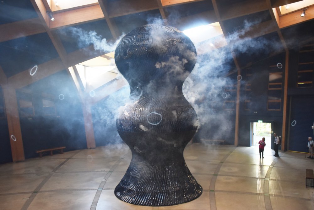 JackMwriter's tweet image. I almost felt like dropping to my knees to worship Infinity Blue at the Eden Project. It had that Indiana Jones deep-in-the-jungle idol vibe going on.
#EdenProject #Cornwall