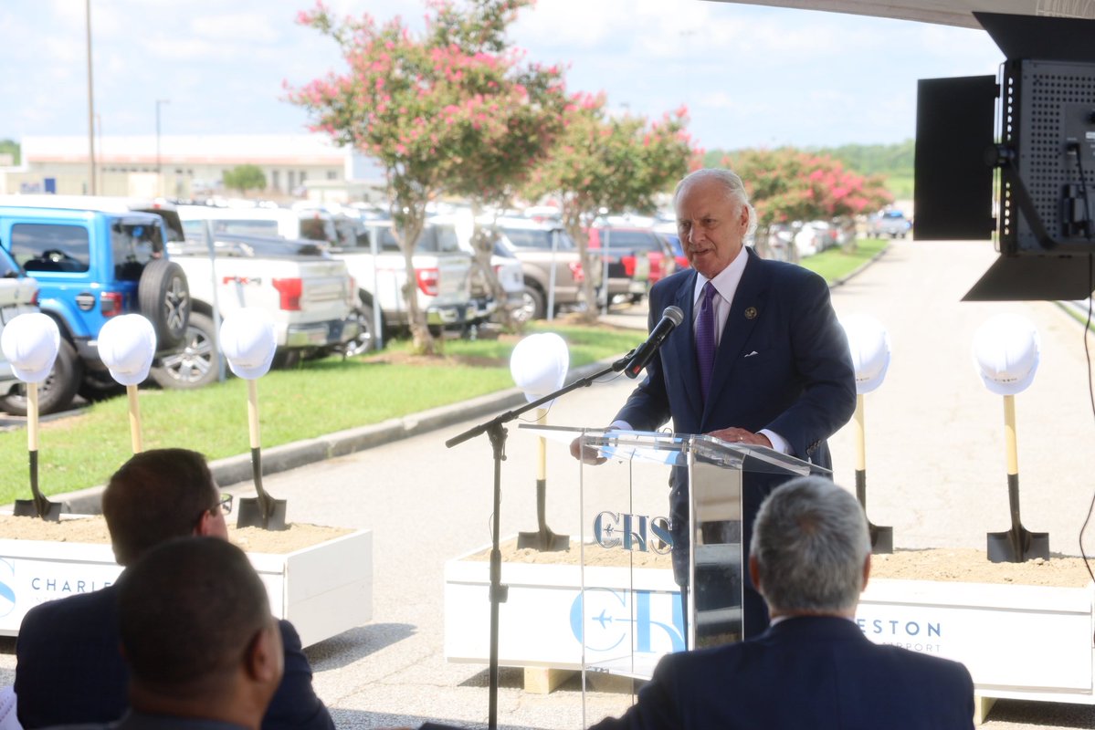 henrymcmaster's tweet image. Yesterday we broke ground on a major gate expansion at Charleston International, a major step forward for South Carolina’s busiest airport. This expansion means more flights, more reliable service, and more opportunities for our state.