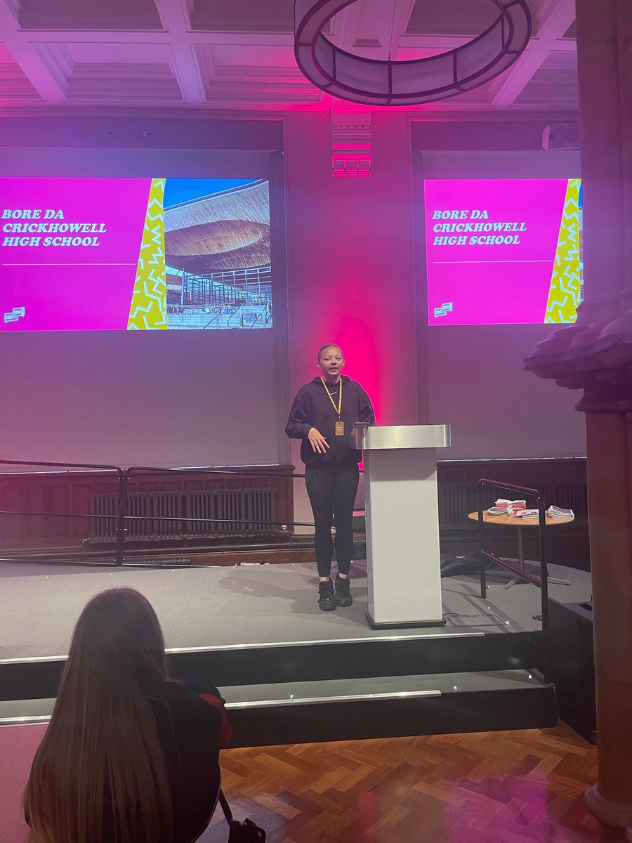 crickhowellhs's tweet image. Student Council at the Senedd today! Diolch @DoddsJane, @PrifWeinidog and @MarkDrakeford for talking to students and making us welcome. We had debate in the Pierhead Building and a talk about Welsh politics. Diolch Richard for showing us around. ππ΄σ §σ ’σ ·σ ¬σ ³σ Ώ @SeneddWales #learnervoice