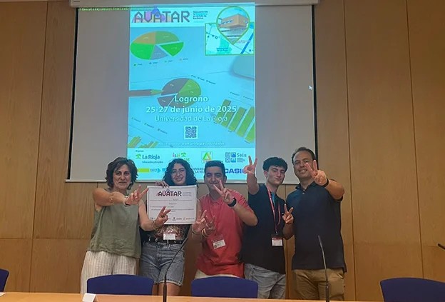 CanalUGR's tweet photo. 🟢 La fase local de Andalucía, Ceuta y Melilla gana el primer premio en la I Fase Nacional del concurso "Avatar. Descubriendo la estadística en el país de los datos"

👥 El premio ha sido otorgado en la categoría de 3º y 4º de la ESO

😃 ¡Enhorabuena!

ℹ️ https://t.co/VEL2ffzk0E https://t.co/7nGQlEKen5