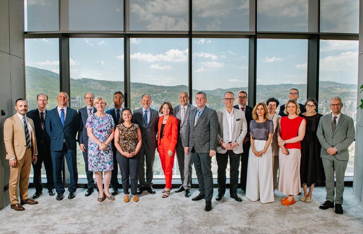 Diplo_Peter's tweet image. Team Europe in #Tbilisi bids farewell to US Ambassador @Robin_Dunnigan
๐ช๐บ๐ค๐ฝ๐บ๐ฒ