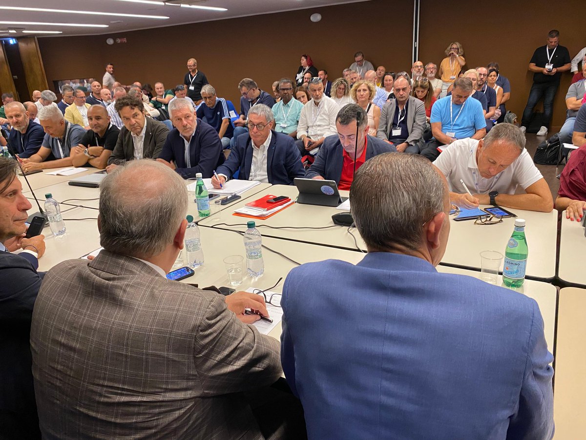 🔵Si è tenuto oggi, presso la sede di <a href="/Confindustria/">Confindustria</a> , l’incontro di riapertura della trattativa tra #Federmeccanica - #ASSISTAL e #FIM #FIOM #UILM sul rinnovo del #CCNL convocato dal Past President di Federmeccanica <a href="/fedvisentin/">Federico Visentin</a> , che ha aperto l’incontro con un breve saluto.