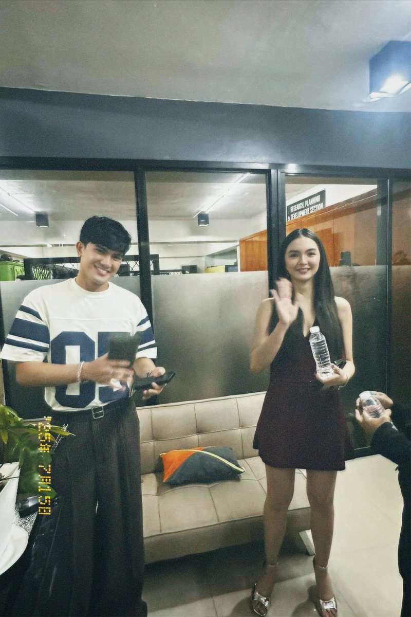 dummpplingg's tweet photo. Ang pogi at ang ganda!

KAIREN SWOONS SARANGANI
#KaiJarrenMysticPair https://t.co/fAIjVQIbXw