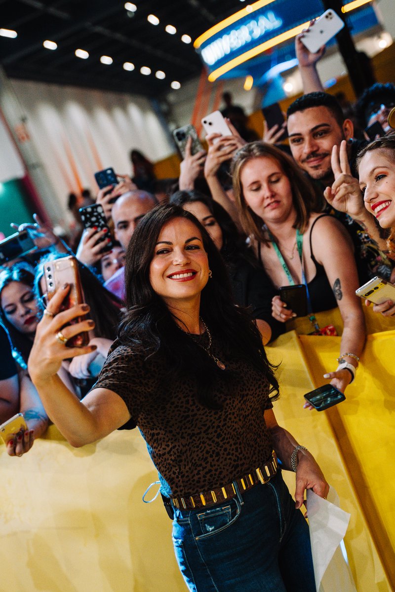 Só vale foto com a aniversariante do dia na CCXP👇