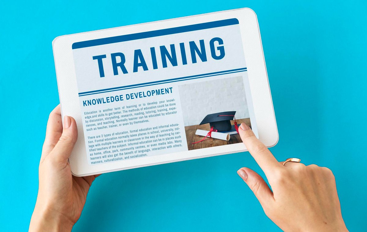 UNESCOVenice's tweet image. 💻Empowering educators. #Montenegro steps forward to strengthen its teachers’ digital skills
Led by @UNESCO and @ProsvjetaCG, 300+ teachers gained hands-on #Microsoft365 training to boost 🇲🇪’s digital transformation of #education.
➡️ unes.co/p4fnpr