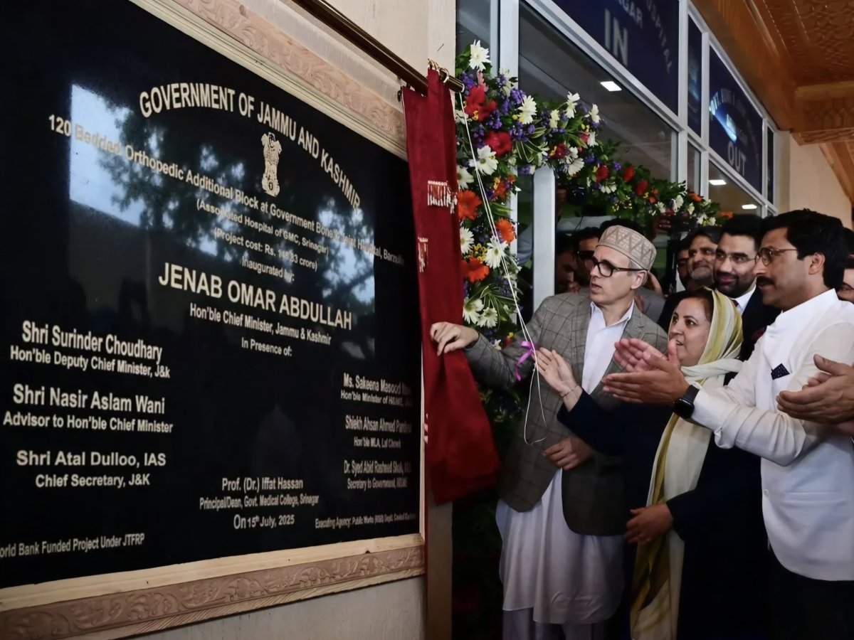 ERA_gov's tweet image. TheChief Ministerof J&amp;amp;Ktoday inaugurated #StateofArt #Orthopedicblock at B&amp;amp;J hospital Barzulla #Srinagar completed by @ERA_gov under #WorldBank funded #JTFRP.Hospital is 1st #seismicproof #IGBCcertified buildingequipped with #pneumatictube hi-tech equips. forenhanced patient care