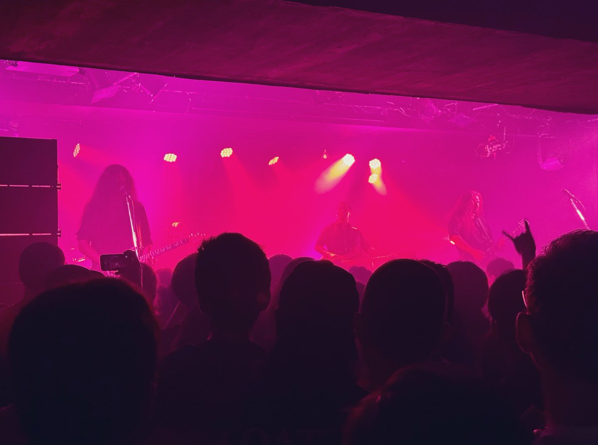 Alcest was absolutely incredible tonight.  Just a heartfelt and moving performance.  Honored to have been there.  What a wonderful way to spend a birthday!!! 🤘🏻
