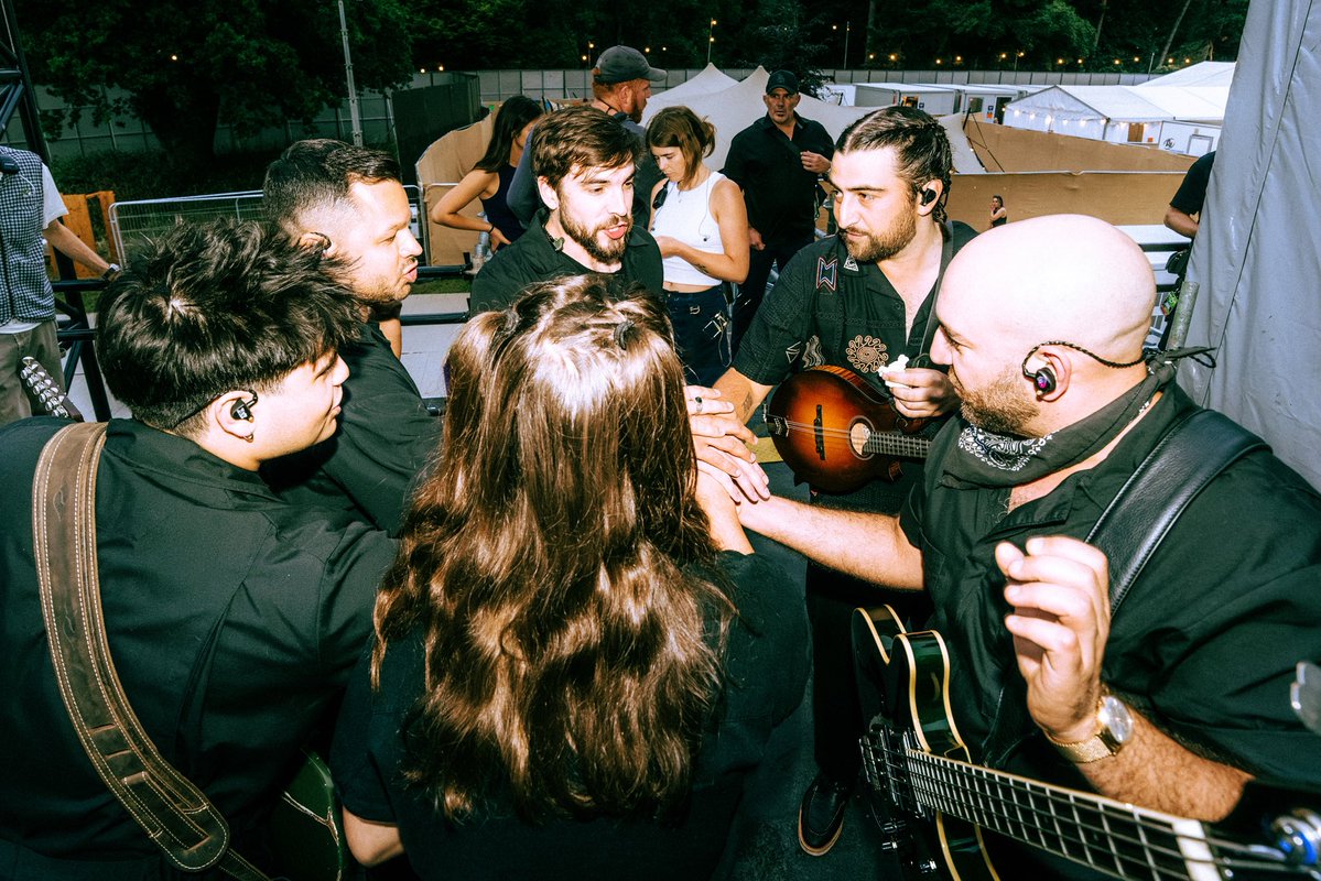 NoahKahan's tweet image. Some of the moments I’ll look back on forever happened just over the last two weeks. UK & Europe thank you for the memories and for the total honor of playing these shows for you all. I’ll never have the words