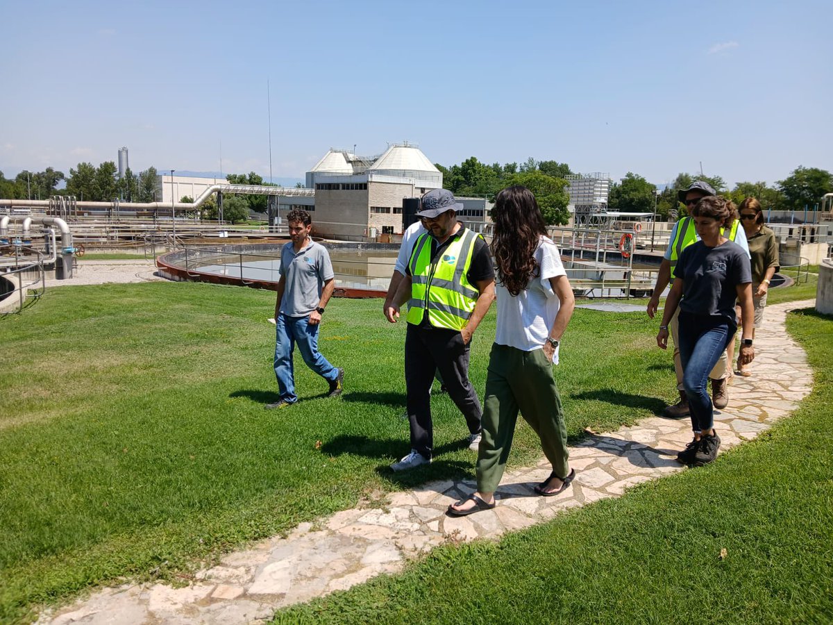 albertcastellsv's tweet image. 🚰 Les depuradores són infraestructures estratègiques per garantir la sostenibilitat, el tractament i la gestió de l'aigua. Avui hem visitat la depuradora de Vic, amb @BetPiella i @estercomabassas, amb motiu del 30è aniversari de Depuradores d'Osona, l'empresa pública que…