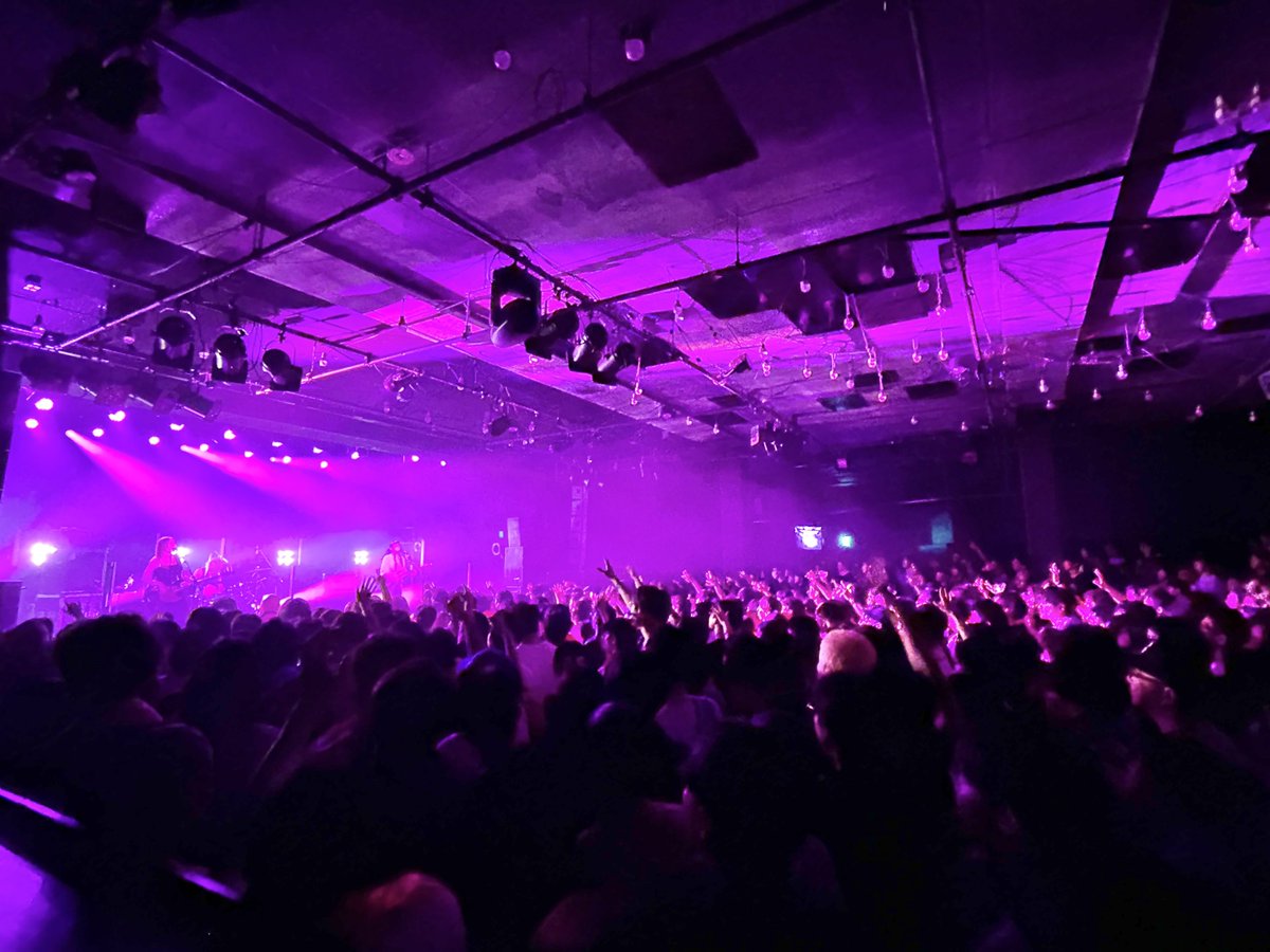 hitsujibungaku's tweet image. [Thank you!]

『LIQUIDROOM 21st ANNIVERSARY』
📍恵比寿LIQUIDROOM

＜Setlist＞
1.Addiction
2.コーリング
3.電波の街
4.深呼吸
5.絵日記
6.countdown
7.ドラマ
8.Flower
9.つづく
10.Burning
11.more than words
12.mild days
13.声
14.ワンダー
15.GO!!!
16.OOPARTS
EN1.春の嵐
EN2.FOOL…