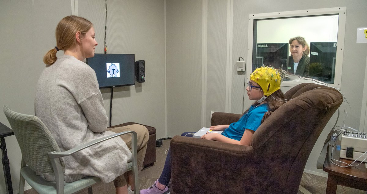 PurdueHHS's tweet image. Natalya Kaganovich, associate professor in @PurdueSLHS, is exploring how the eyes play a role in understanding speech and how that might influence language disorders.
➡️ Read about Kaganovich's research: bit.ly/46I5wjM
#PurdueHHS #PurdueUniversity #language #speech