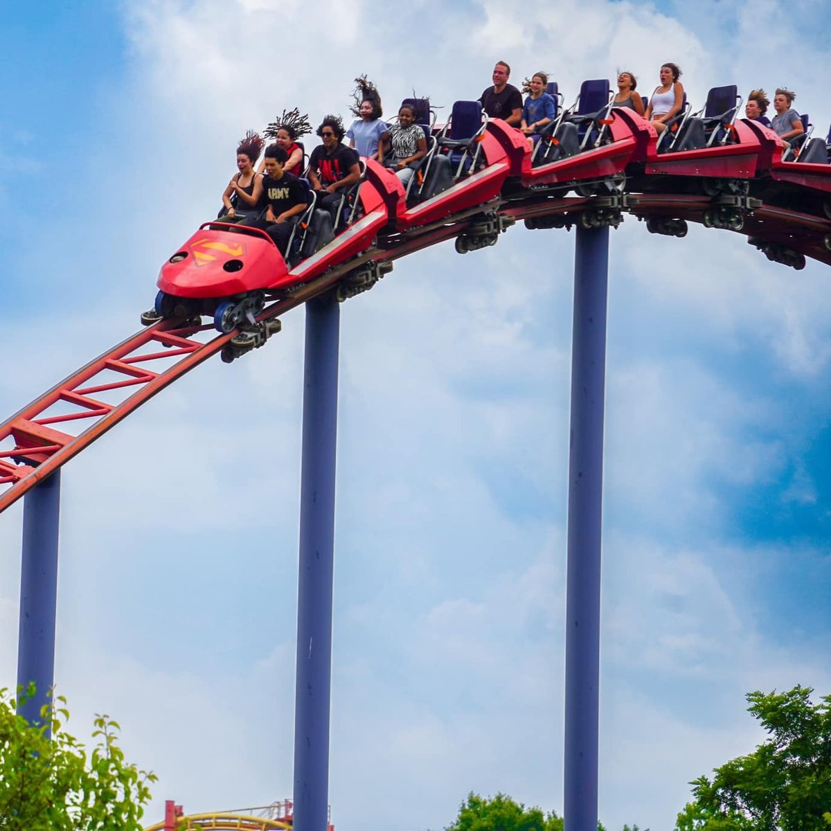 Six Flags America tweet media