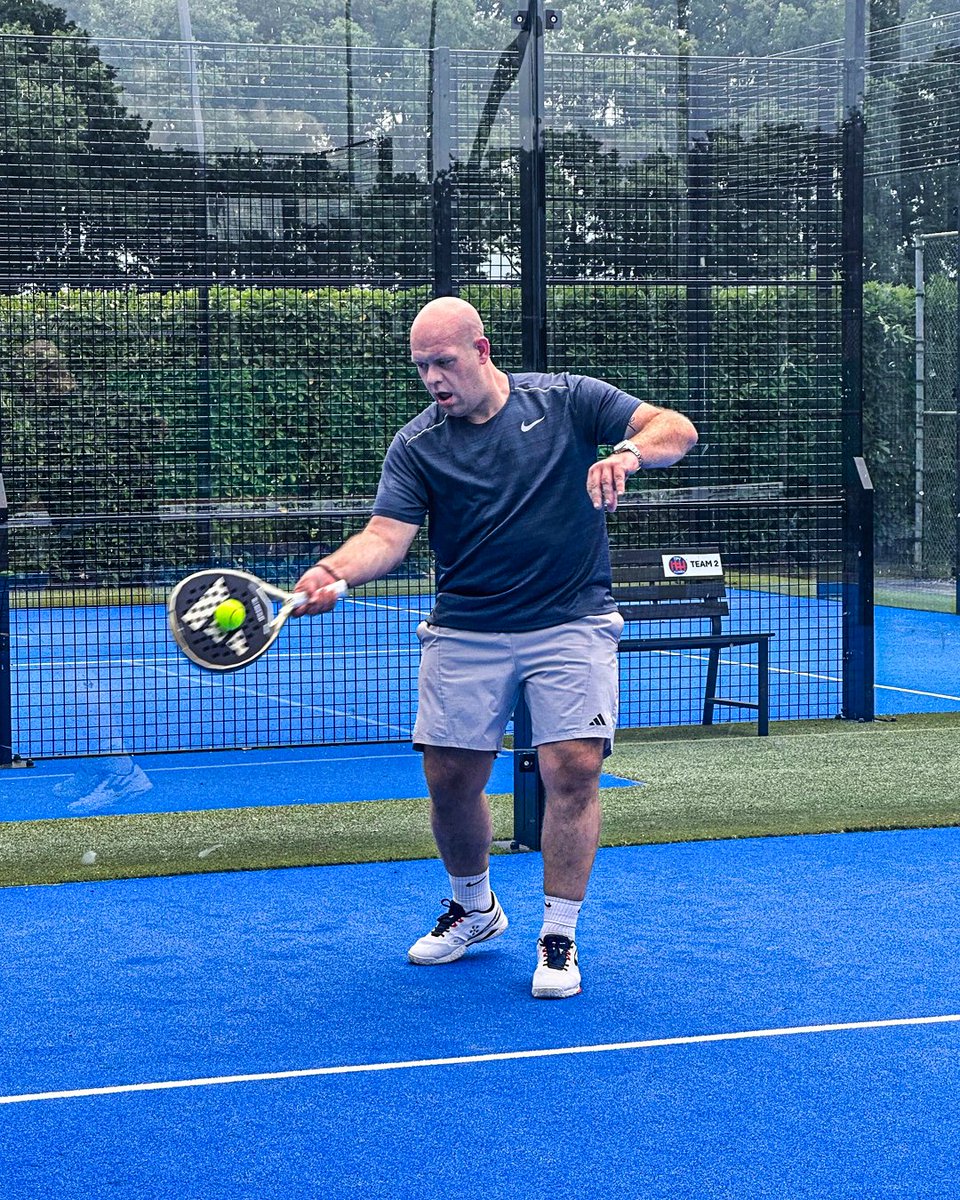 MvG180's tweet image. 𝗧𝗿𝗮𝗶𝗻𝗶𝗻𝗴 𝗺𝗼𝗱𝗲: 𝗢𝗡. 🔋🎾
Working hard on and off the oche lately: trying to become a better version of myself every day. 💪
#padel #padeltennis #padeltime