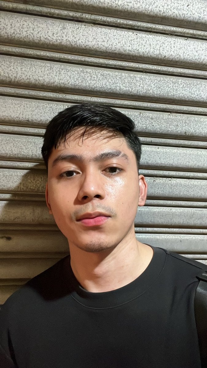 pov: your boyfriend sends you selfie update 😘