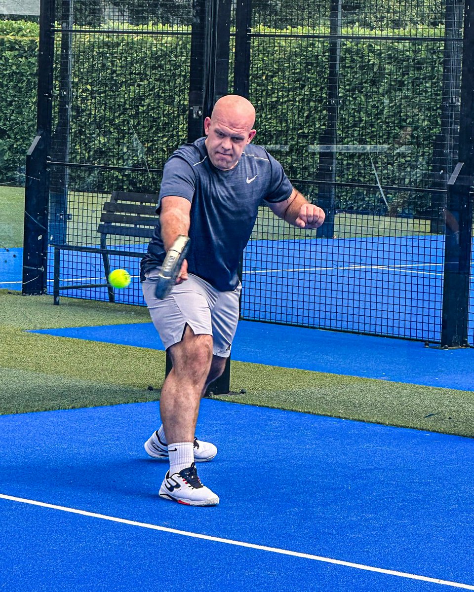 MvG180's tweet image. 𝗧𝗿𝗮𝗶𝗻𝗶𝗻𝗴 𝗺𝗼𝗱𝗲: 𝗢𝗡. 🔋🎾
Working hard on and off the oche lately: trying to become a better version of myself every day. 💪
#padel #padeltennis #padeltime