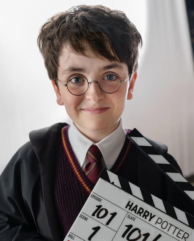 Como Cillian Murphy va recuperando sus rasgos infantiles.