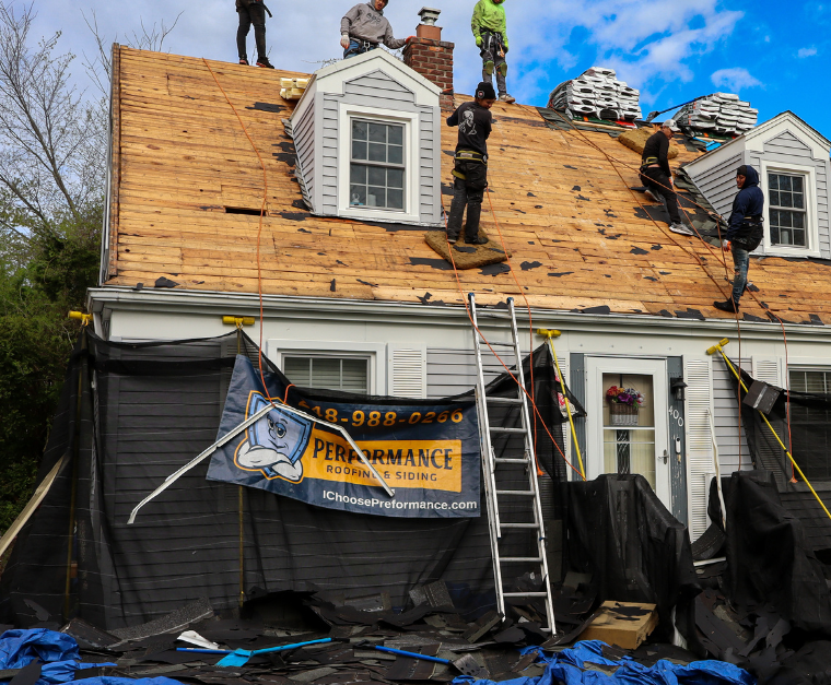performancmi's tweet photo. Got an insurance check for your roof? 🏠💸
If you’re in #Pontiac, #AnnArbor, or #GrandRapids, Performance Roofing &amp; Siding can help turn it into a high-quality roof replacement—done right, built to last ✅
📞 Book your inspection today. https://t.co/SbhBd4PpcW