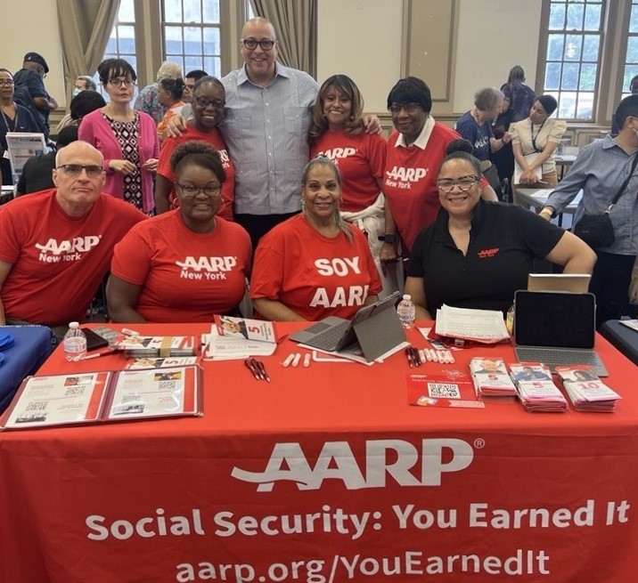 AARPNY's tweet image. Thank you, Bronx volunteers!
✅ 50+ #SocialSecurity petitions collected
📸 Photo with @NYSenatorRivera
We must protect this program—because #WeEarnedIt.
✍️ Sign our pledge to let your voice be heard: action.aarp.org/secure/join-ou…