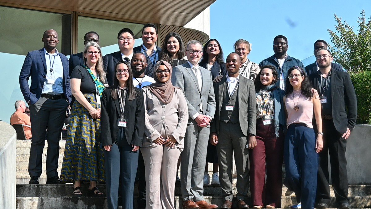 CHR_HumanRights's tweet image. Group photographs of participants and judges from the 17th edition of the Nelson Mandela World Human Rights Moot Court Competition
#mandelamoot2025 #worldmoot #17