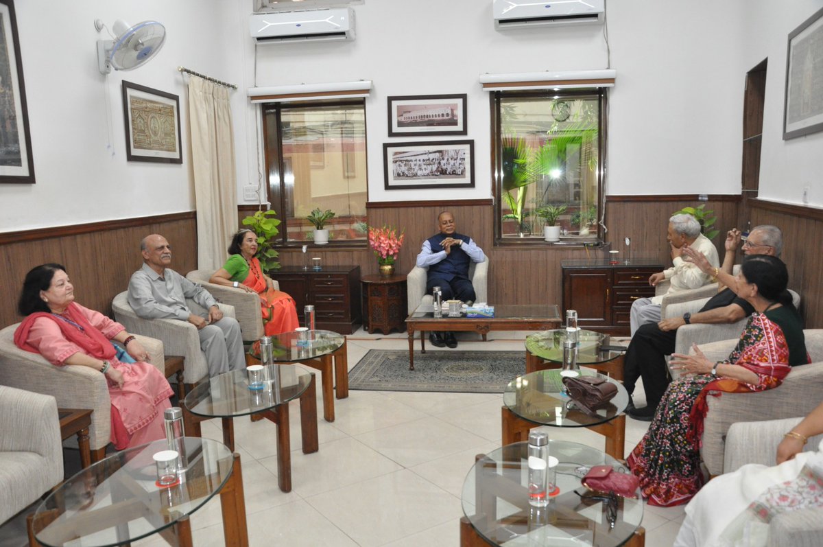 On 15.7.1972 successful candidates of UPSC civil services exam 1971 entered service. Today-53 years to the day-some of them revisited UPSC-the place where it all began
Privileged to meet &amp; listen to their remarkable stories
Grateful for their contribution to the nation &amp; society