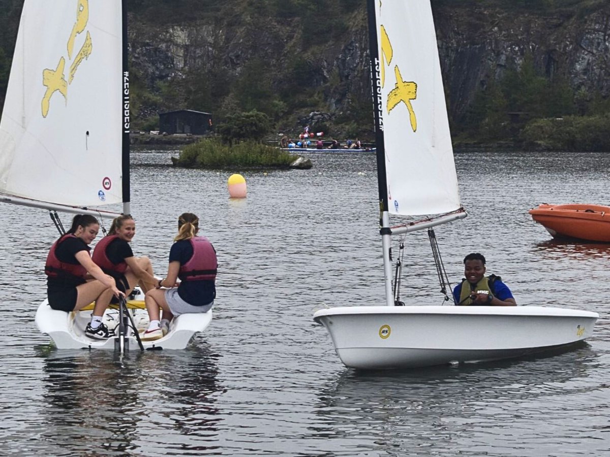 RNASCuldrose's tweet image. Healthy competition, teamwork and plenty of cold water for our @RoyalNavy phase 2 trainees last week, when they took part in water sports at Trevassack Lake #Cornwall for a @NAVYfit festival. The event was organised by LPT McMahon and lifeguards from Culdrose Sports Centre