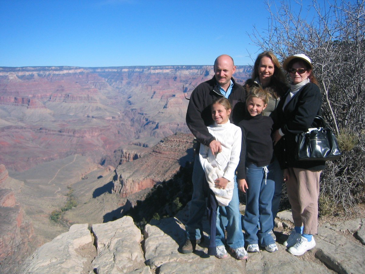 CaptMarkKelly's tweet image. Being able to see the Grand Canyon for the first time is a special privilege many American families have enjoyed, mine included. It's heartbreaking to see the devastation on the North Rim now, and I'm thankful for everyone working to contain the Dragon Bravo Fire.