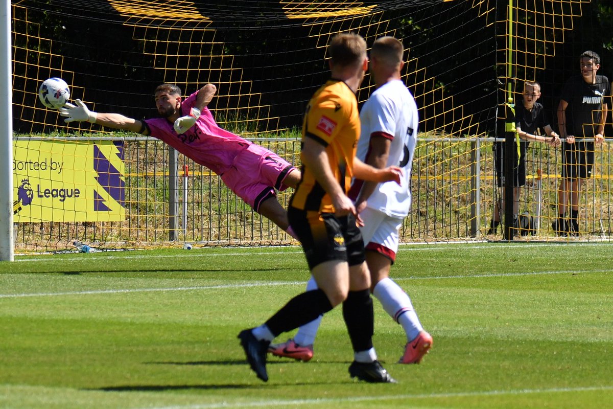 Stuart Gibson tweet media