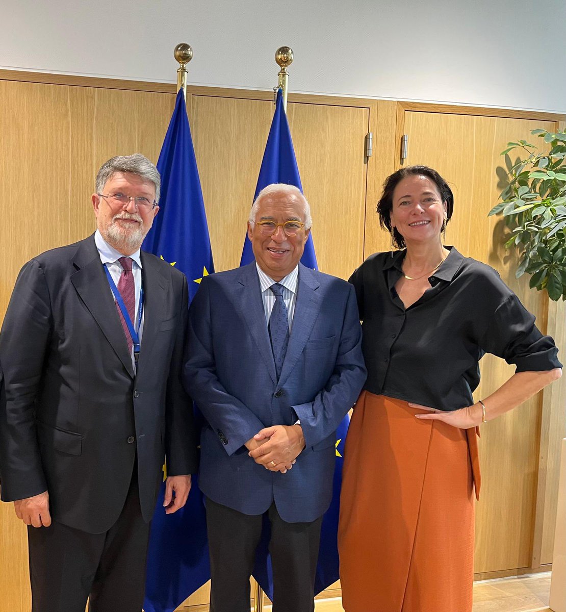 Otvoren i dinamičan razgovor izaslanstva <a href="/TheProgressives/">S&D Group</a> s <a href="/antoniocostapm/">António Costa</a> , predsjednikom Europskog vijeća. 
Naša grupa je dosljedni zagovornik politike proširenja EU, ali samo na temelju ispunjavanja poznatih kriterija, osobito vladavine prava, borbe protiv korupcije i stvarne