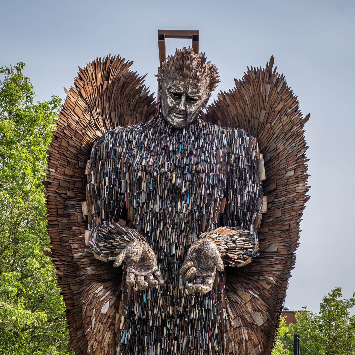 HertsPolice's tweet image. The famous Knife Angel is coming to #WelwynGardenCity in October and we want you to get involved!
Find out how you can get involved or sign up to become an Anti-Violence Ambassador 👇
orlo.uk/FmD9m
#LivesNotKnives #KnifeAngel
@WelHatCouncil