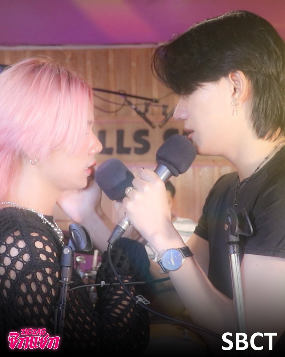 รูปภาพจากรายการ ซิกแซก EP.3 "รางวัลปลอบใจ" เพียว (ThunderX) X เกมส์ AMYLASE | SBCT
รับชมรายการได้ที่
youtu.be/7NKEz81Z9ls?si…